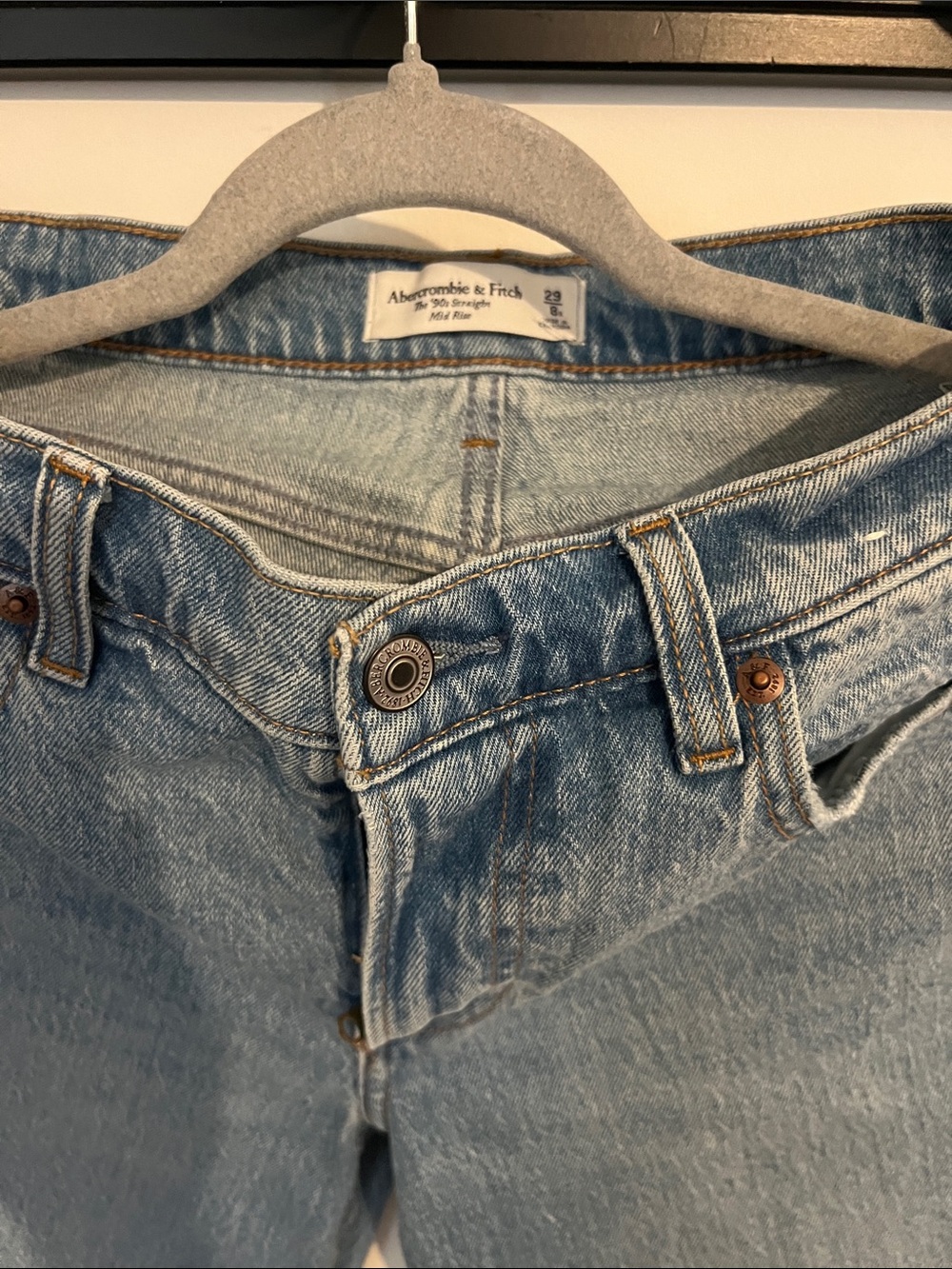 Abercrombie & Fitch Women’s Jeans “The 90’s Straight MidRise size 29/8